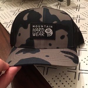 NWT - Mountain Hardwear SnapBack